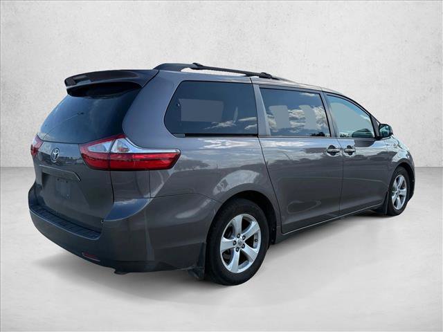Used 2015 Toyota Sienna LE FWD image 5