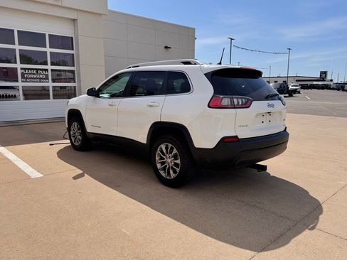 Used 2019 Jeep Cherokee Latitude Plus w/ Comfort/Convenience Group AWD/4WD image 6