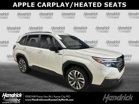Used 2025 Subaru Forester Touring AWD/4WD image 1