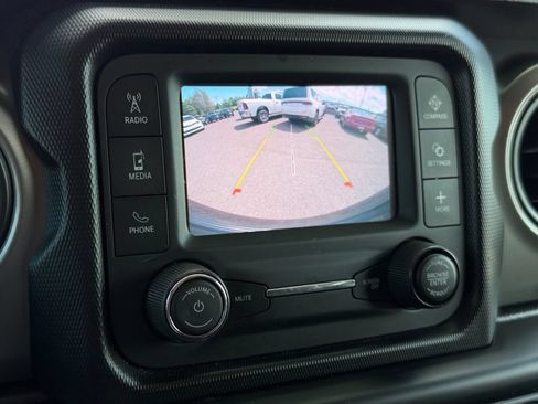 Used 2021 Jeep Wrangler Sport AWD/4WD image 15
