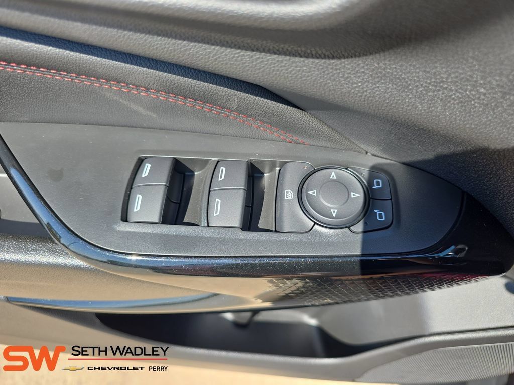 New 2026 Chevrolet Trax RS w/ Sunroof Package FWD image 29