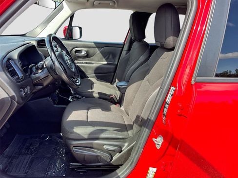 Used 2019 Jeep Renegade Altitude w/ Quick Order Package 2XM FWD image 19