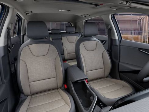 Certified 2025 Kia Niro SX Touring FWD image 15