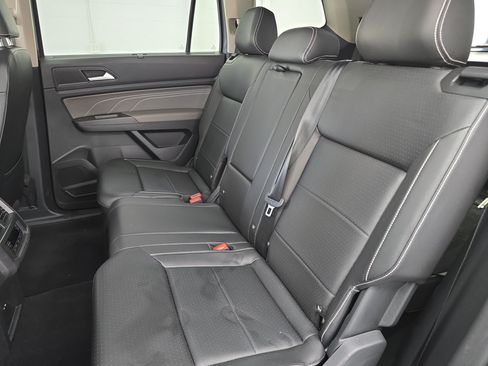 Certified 2023 Volkswagen Atlas SE w/ Panoramic Sunroof Package FWD image 15