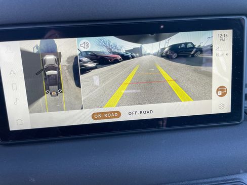 Used 2023 Land Rover Defender 110 X-Dynamic SE image 16