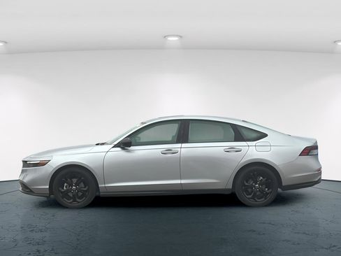 Certified 2025 Honda Accord SE image 3