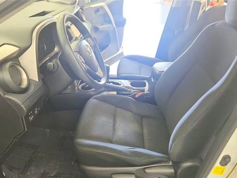 Used 2018 Toyota RAV4 LE w/ All Weather Liner Package AWD/4WD image 23