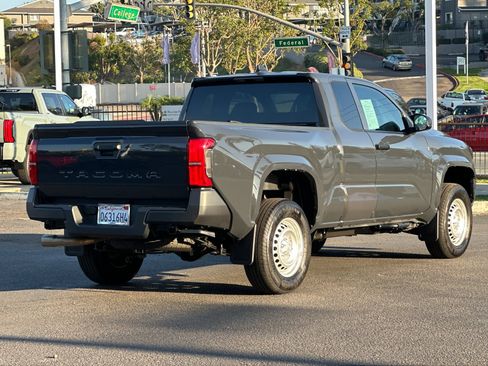 Used 2025 Toyota Tacoma SR image 5