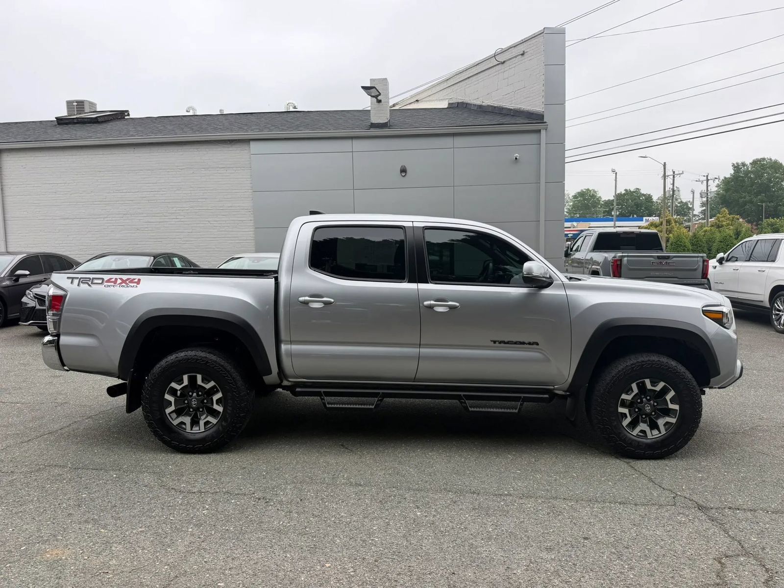 Used 2023 Toyota Tacoma TRD Off-Road AWD/4WD image 4