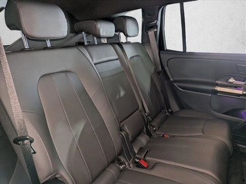 Used 2025 Mercedes-Benz GLB 250 image 18