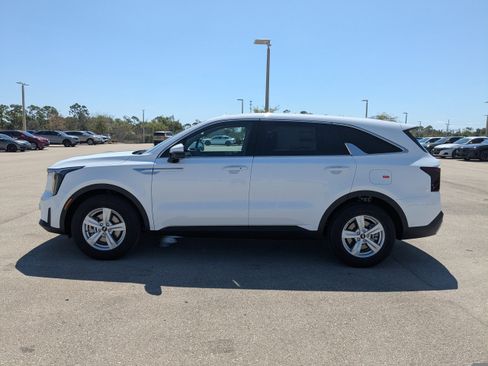 New 2026 Kia Sorento LX FWD image 8
