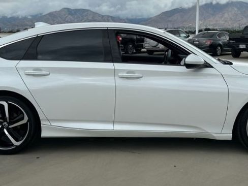 Used 2020 Honda Accord Sport image 3