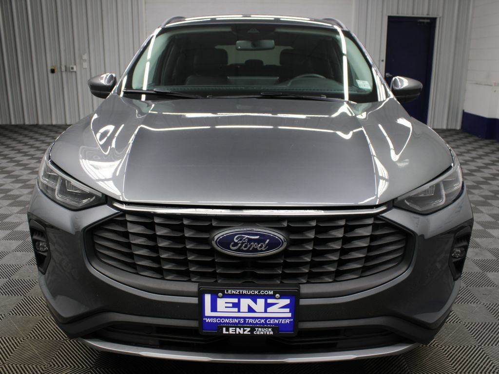 Used 2025 Ford Escape Platinum AWD/4WD image 44