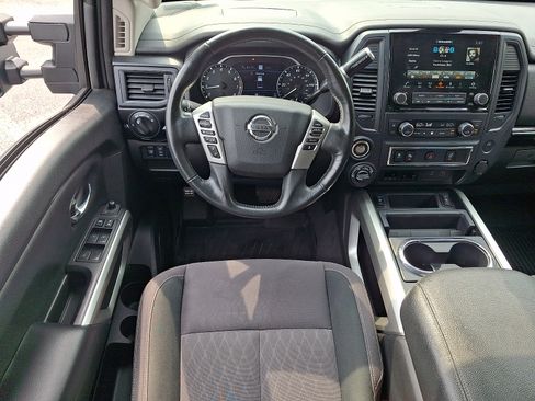 Used 2022 Nissan Titan SV w/ SV Convenience Package AWD/4WD image 12