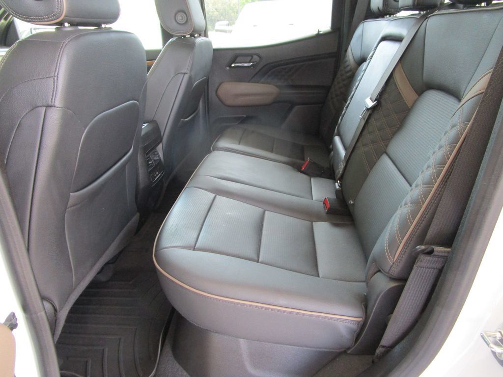 Used 2024 GMC Canyon Denali AWD/4WD image 24