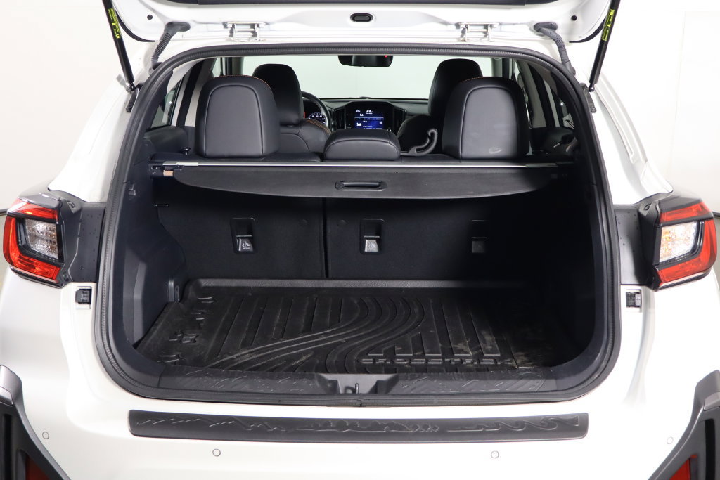 Used 2024 Subaru Crosstrek 2.5i Limited w/ Crosstrek Mirror Package AWD/4WD image 17