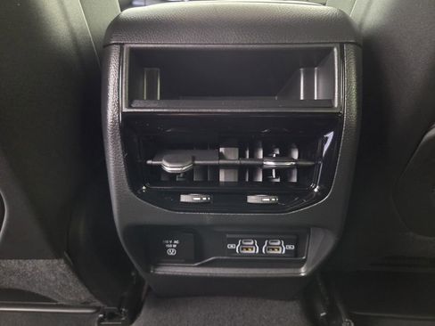 Certified 2025 Jeep Grand Cherokee Laredo w/ Luxury Tech Group I image 28