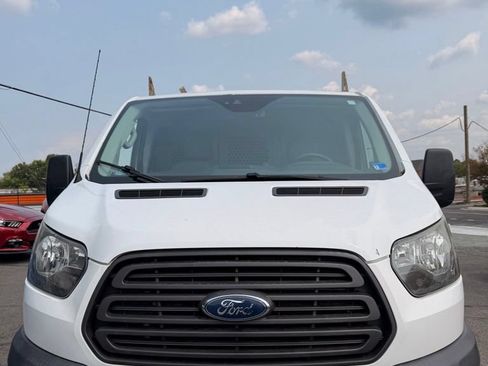 Used 2017 Ford Transit 150 130 Low Roof RWD image 5