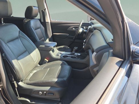 Used 2018 Chevrolet Traverse Premier image 24