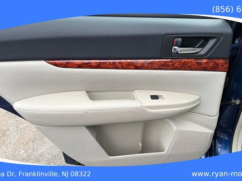 Used 2010 Subaru Legacy 3.6R Limited image 14