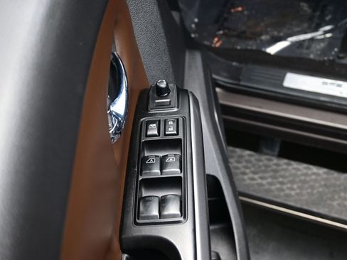 Used 2017 Nissan Titan Platinum Reserve image 10