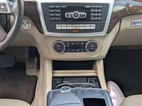 Used 2016 Mercedes-Benz GL 450 4MATIC image 8