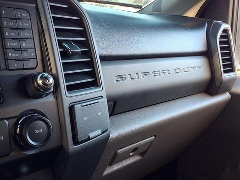 Used 2019 Ford F250 XL w/ Power Equipment Group image 12