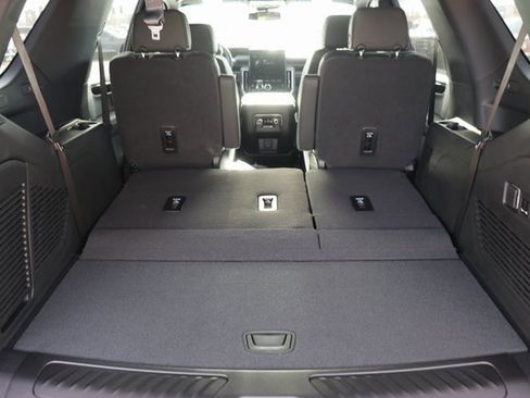 New 2026 GMC Yukon Elevation image 13