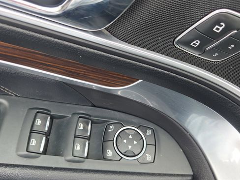 Used 2019 Ford Explorer Limited w/ Class III Trailer Tow Package image 31