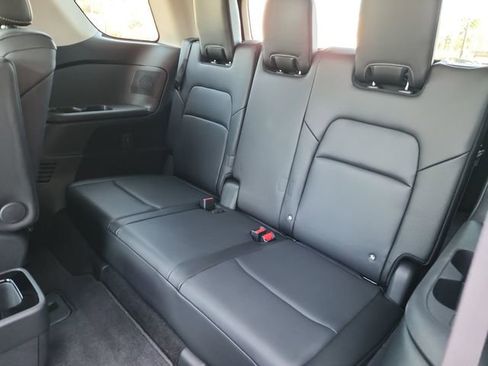 Used 2025 Nissan Pathfinder SL w/ SL Premium Package image 25