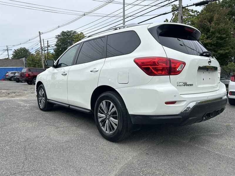 Used 2018 Nissan Pathfinder SV AWD/4WD image 6