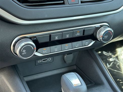 Used 2025 Nissan Altima 2.5 S image 20