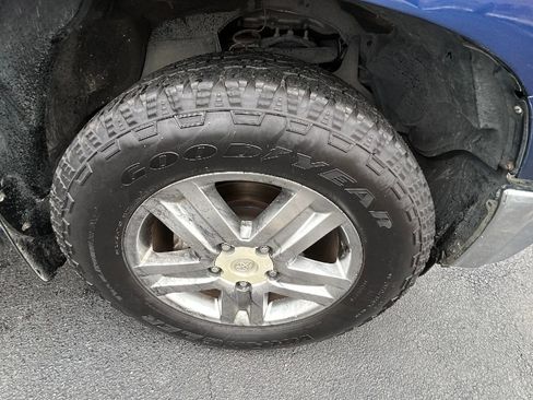 Used 2015 Toyota Tundra SR5 w/ Tow Package image 38