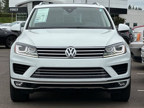 Used 2015 Volkswagen Touareg VR6 AWD/4WD image 9