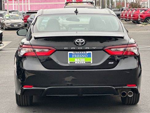 Used 2022 Toyota Camry SE image 7