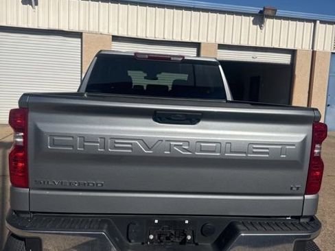 Used 2025 Chevrolet Silverado 1500 LT image 4