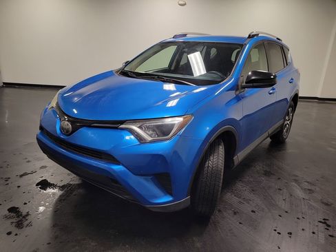 Used 2017 Toyota RAV4 LE image 4