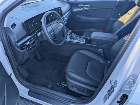 Used 2026 Kia Sportage SX image 9