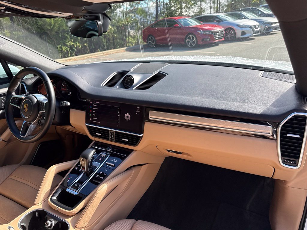 Used 2022 Porsche Cayenne Platinum Edition w/ Premium Package Plus AWD/4WD image 32