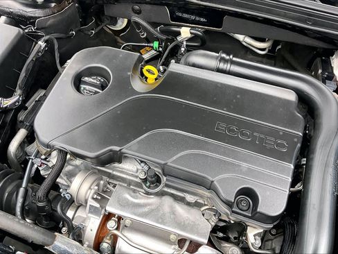 Used 2025 Chevrolet Malibu RS FWD image 30