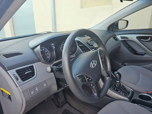 Used 2014 Hyundai Elantra SE w/ Option Group 02 image 19
