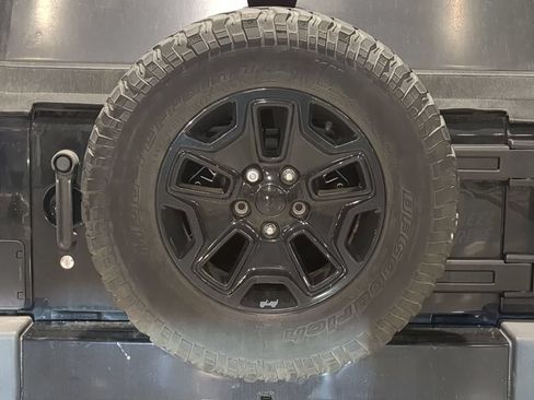 Used 2015 Jeep Wrangler Sport AWD/4WD image 2