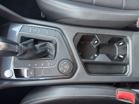 Used 2019 Volkswagen Tiguan SEL AWD/4WD image 23