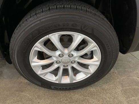 Used 2022 Jeep Cherokee Latitude Lux image 9