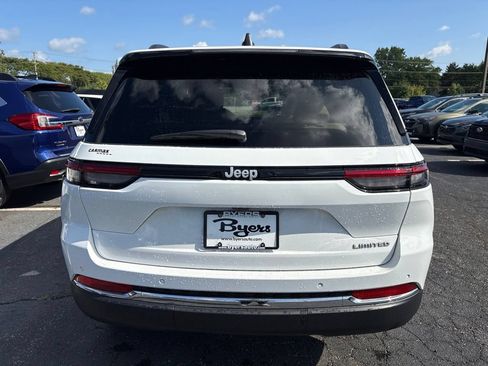 Used 2024 Jeep Grand Cherokee Limited RWD image 4