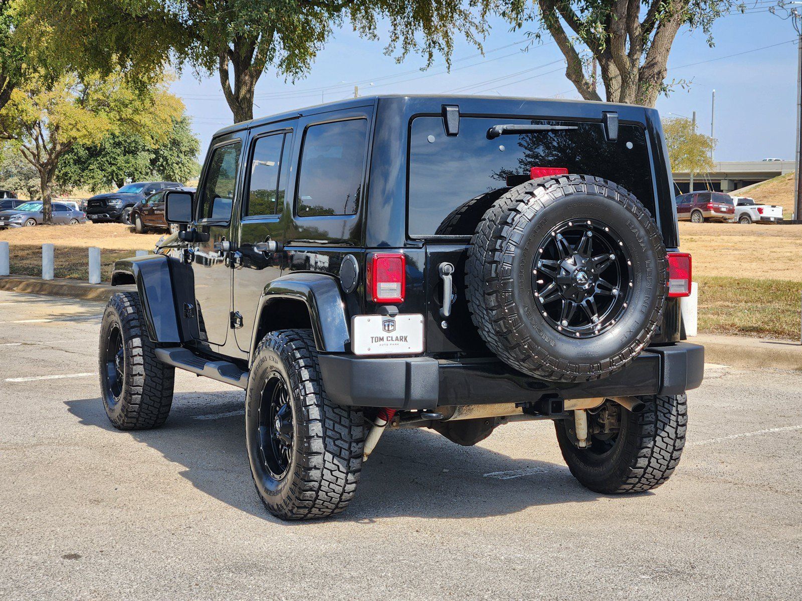 Used 2012 Jeep Wrangler Unlimited Sahara AWD/4WD image 4