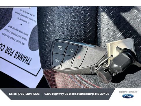 Used 2025 Chevrolet Equinox RS w/ Convenience Package III FWD image 9