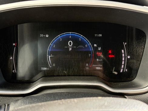 Used 2023 Toyota Corolla Cross XLE image 19