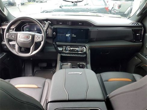 Used 2024 GMC Sierra 2500 AT4 w/ AT4 Premium Plus Package image 12