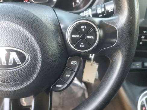 Used 2019 Kia Soul + FWD image 31